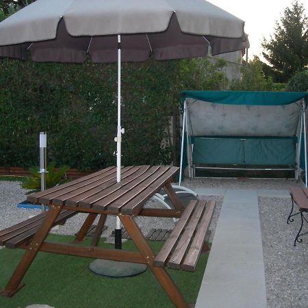Appartamento Studio 66 Caumont-sur-Durance Esterno foto